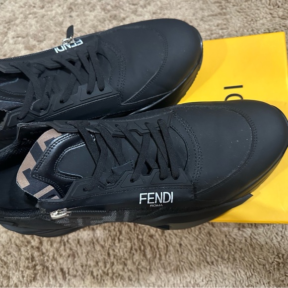 Fendi Men's Black Low-Top Logo-Panel Sneakers - Picture 4 of 4